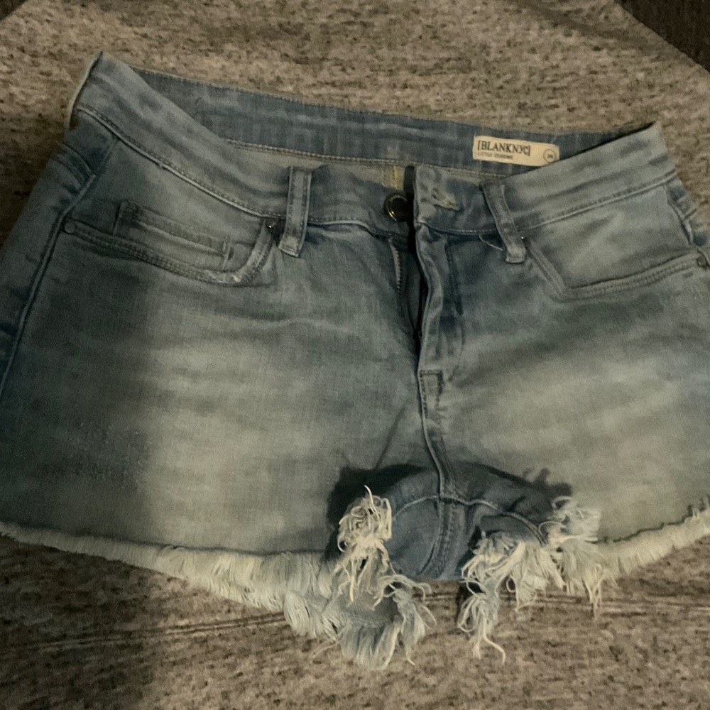 ⬛️Blank NYC Blue Distressed Shorts Size 26 Little Queenie